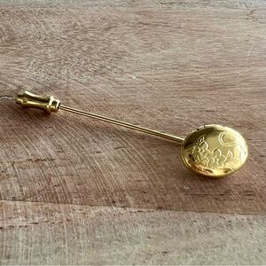 Like-new Gold-tone Floral Locket Stick Pin
